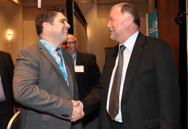 Le président des Éleveurs de porcs du Québec, David Boissonneault, a reçu le ministre de l’Agriculture, Pierre Paradis, à l’assemblée annuelle qui se tient jusqu’à demain à Québec. © Pierre-Yvon Bégin