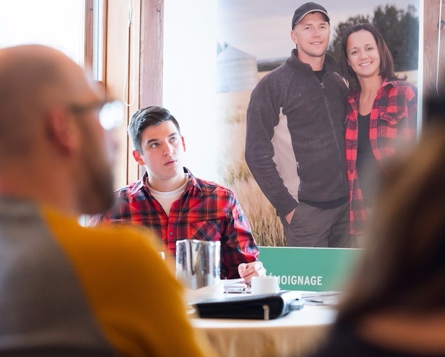 Rémi Ouellet, un producteur captivé par les notions qui lui sont enseignées dans le cadre de la formation en entrepreneuriat agricole de l’Université Laval. Crédit photo : Martin Ménard/TCN