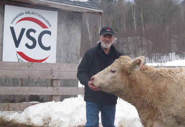 Réal Carrier, président des Producteurs de viandes VSC, confirme la relance des ventes du bœuf québécois sans antibiotique et sans hormone de croissance de marque VSC. Crédit photo : Any-Claude Carrier