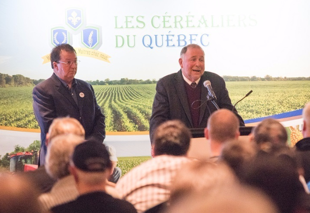 Le 8 février dernier, le ministre Pierre Paradis a ouvert la porte à ce que le MAPAQ puisse transmettre de l’information aux producteurs agricoles officiellement enregistrés. Crédit photo : Archives/TCN