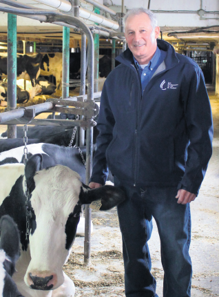 Pierre Thibault, propriétaire de la Ferme PierTibo, pionnier au projet-pilote de formation et d’intégration en production laitière d’AGRIcarrières.