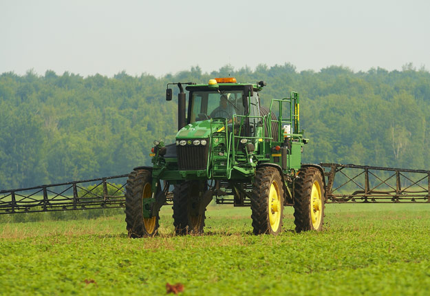 Les Producteurs de grains du Québec dénoncent un biais sur les pesticides contenu selon eux dans le cahier thématique préparé pour le 3e rendez-vous du Sommet sur l’alimentation. Crédit photo : Archives TCN