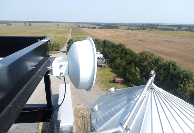 Les producteurs agricoles ont l’avantage de pouvoir positionner leurs antennes Internet en hauteur et ainsi relayer le wifi.