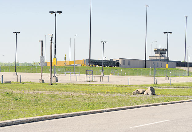 Dans le processus de rétrocession des terres de l’ancien aéroport, la Ville de Mirabel souhaite conserver un seul hectare pour un centre de compostage régional. Crédit photo : Archives/TCN