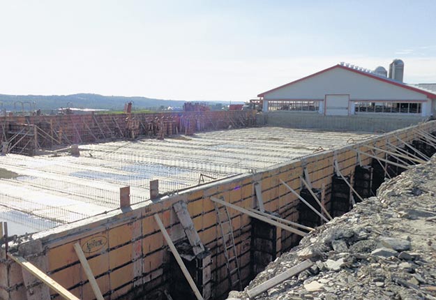 Des producteurs ont profité du Programme d’investissement pour fermes laitières pour agrandir leur entreprise. Crédit photo : Archives TCN