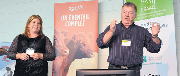 Nancy Godbout et son père Jean-Guy ont dévoilé leur philosophie de gestion lors du récent Congrès bœuf. Crédit photo : François Carl Duguay, CRAAQ