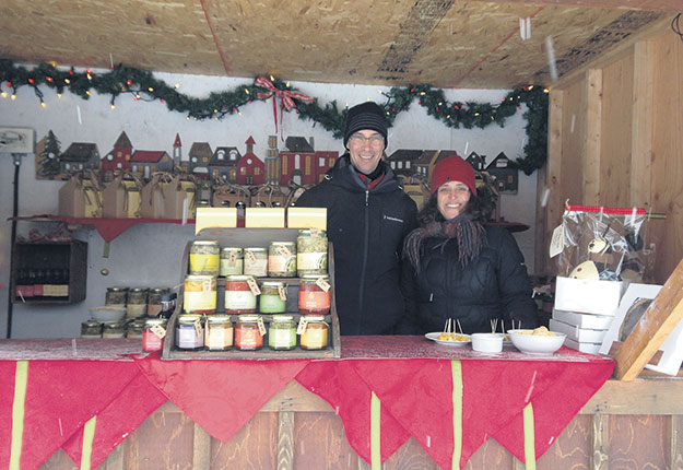 Josée Roy et son conjoint de la ferme La Fille du Roy, font découvrir leurs produits au marché public de Longueuil depuis plusieurs années. Crédit photo : Gracieuseté de La fille du Roy