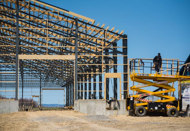 Les producteurs laitiers qui souhaitent investir dans leur entreprise peuvent soumettre leur projet au fédéral dès le 7 janvier. Crédit photo : Archives/TCN