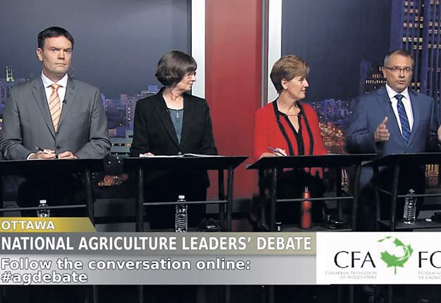 Alistair MacGregor (NPD), Kate Storey (Parti vert), Marie-Claude Bibeau (Parti libéral) et Luc Berthold (Parti conservateur)