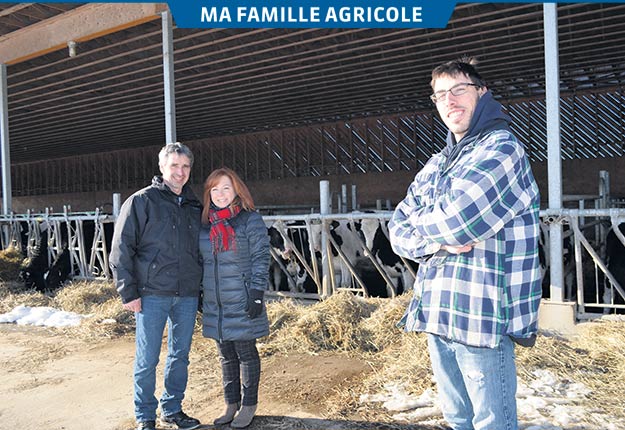 Gérald Masson et Guylaine Ayotte sont en train de passer les cordeaux de leur exploitation à leur fils Marc-Antoine. Photos : Pierre Saint-Yves