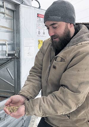 La production d’avoine vêtue et nue de Bruno Drouin est certifiée biologique par Écocert Canada. 