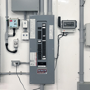 Le système PrevTech a été testé durant 20 mois avant son lancement afin de déterminer les seuils, le moment pour lever le drapeau rouge ainsi que la détection de l’échauffement dans les panneaux électriques. 