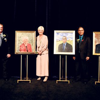 Les nouveaux intronisés canadiens : Maurice Delage, Mabel Hamilton, Digvir Jayas et Ashok Sarkar. Photo : Temple canadien de la renommée agricole