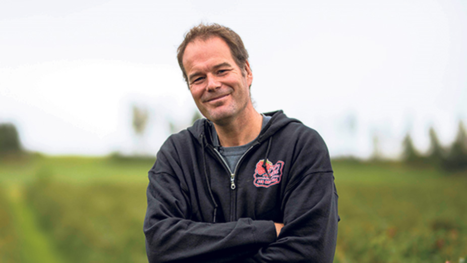 Martin Lebel, de la Fraisière LeBel, de Saint-Arsène, a été sacré grand gagnant du concours Tournez-vous vers l’excellence! Photo : Gracieuseté de La Financière agricole du Québec