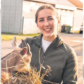 La productrice Catherine Paquet est associée avec sa sœur depuis 2018, en plus d’être avocate dans un grand cabinet de Québec. Photo : Gracieuseté de Catherine Paquet