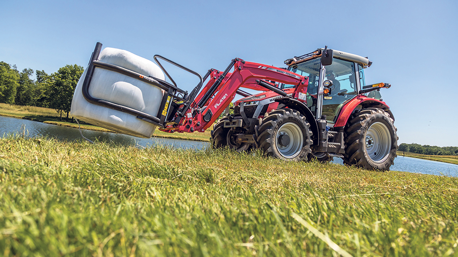 Partenaire idéal pour les petits comme les grands travaux, la série 5S de Massey Ferguson constitue la référence sectorielle, selon le fabricant, pour la puissance et le couple du moteur. Photos : Gracieuseté d’AGCO