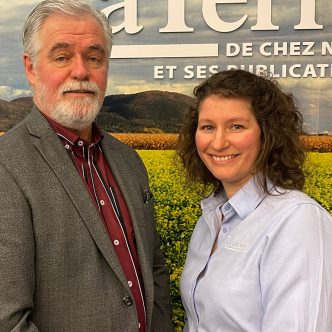 Charles Couture, directeur et des publications et Ariane Desrochers, rédactrice en chef