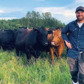 Aux dires de Félix Desaulniers, l’un de ses meilleurs atouts est la superficie de l’entreprise, qui excède les besoins actuels de la ferme. Photos : Gracieuseté de la Ferme Plamondon et Fils