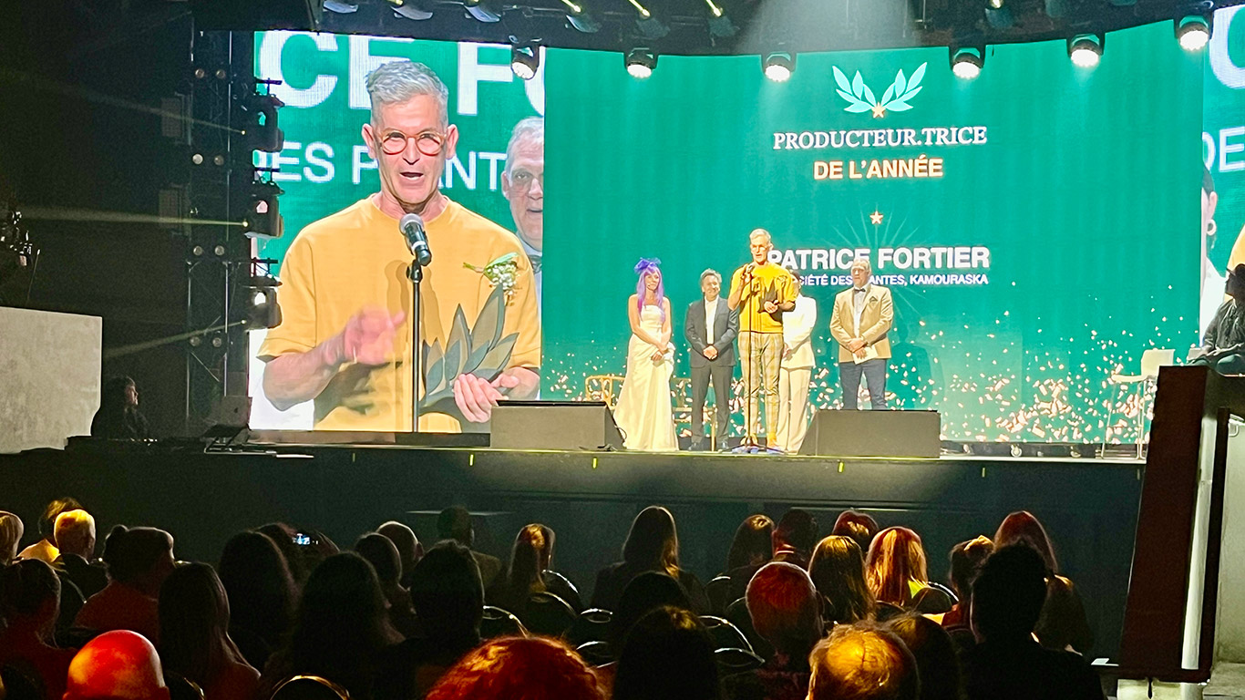 Patrice Fortier, fondateur de La société des plantes, à Kamouraska, a reçu le prix de Producteur de l’année. Photo : Geneviève Quessy