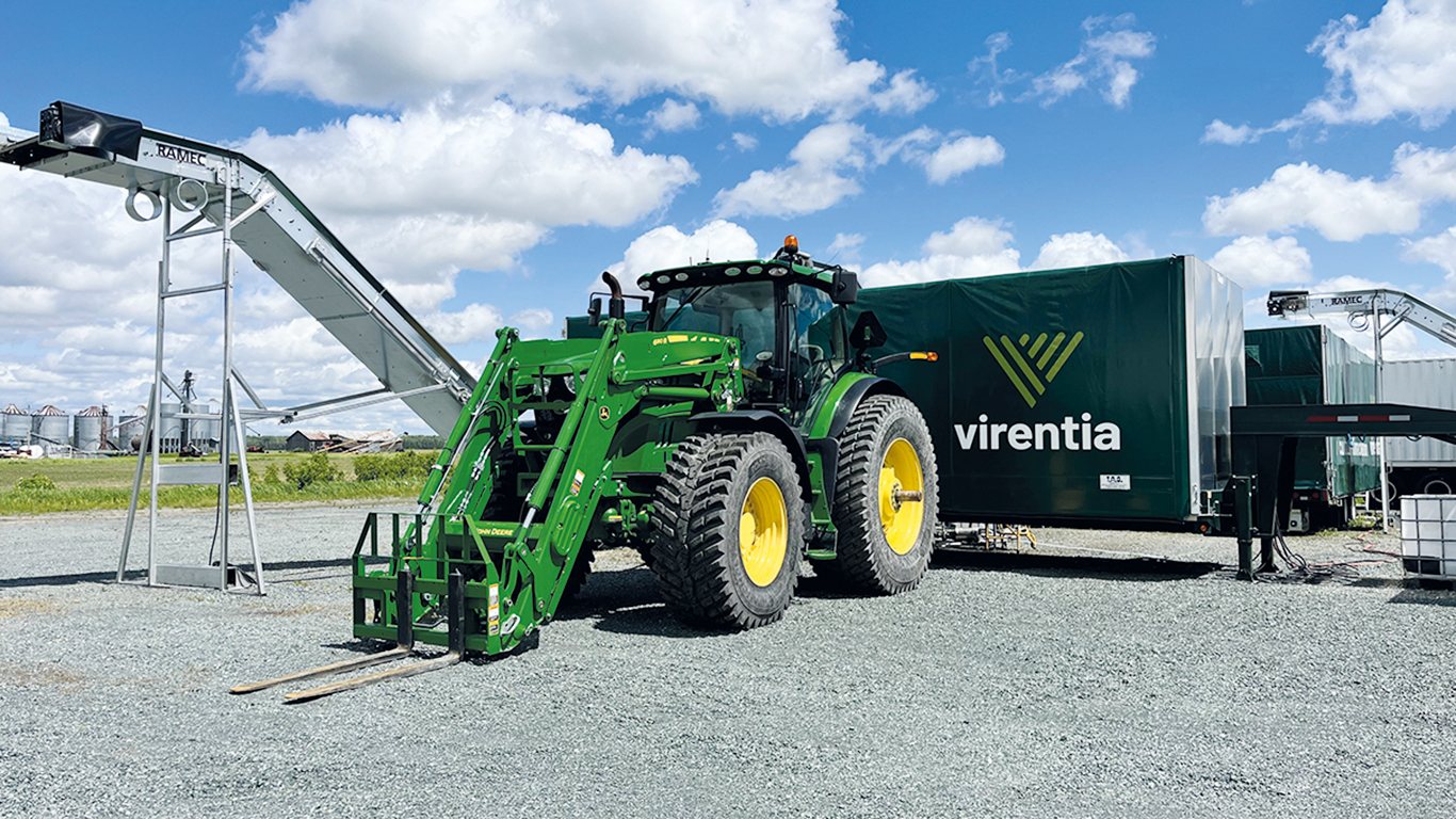 Une partie de l’usine mobile de Virentia, qui était installée à Nicolet le 28 mai. Photo : Martin Ménard/TCN