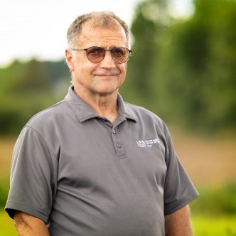 François Bourassa a été impliqué en agriculture pendant une trentaine d’années, dont notamment 12 ans comme président de la Fédération de l’UPA de l’Estrie. Photo : Fédération de l'UPA de l'Estrie