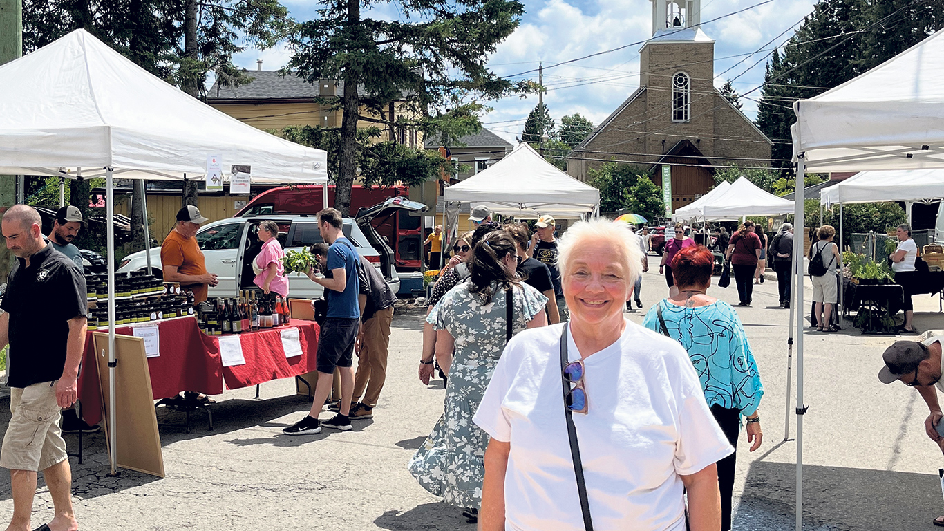 Diane Séguin au Marché de Val David qu’elle a fondé il y a 24 ans. Photos : Geneviève Quessy