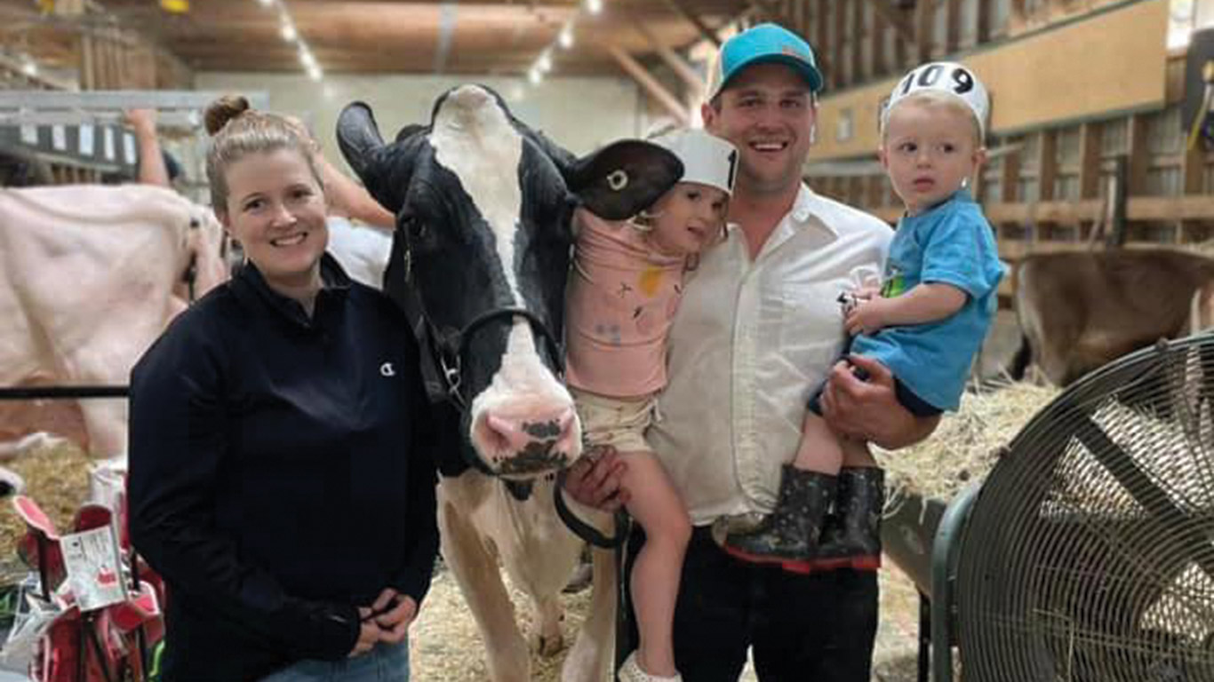 En agriculture, ça prend beaucoup de travail, mais aussi beaucoup d’amour, et c’est ce que Sabrina Boissonneault et Anthony Breton-Robert, de Saint-Anselme, partagent avec leurs enfants, le plus souvent possible.