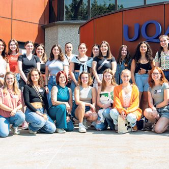 La cohorte de 24 étudiants en médecine vétérinaire du nouveau campus de Rimouski est majoritairement féminine. Une tendance qui s’observe depuis quelques années « dans à peu près tous les programmes en santé à l’Université de Montréal », souligne Geneviève O’Meara, conseillère en relation avec les médias pour l’Université de Montréal. Photo : Gracieuseté de la FMV