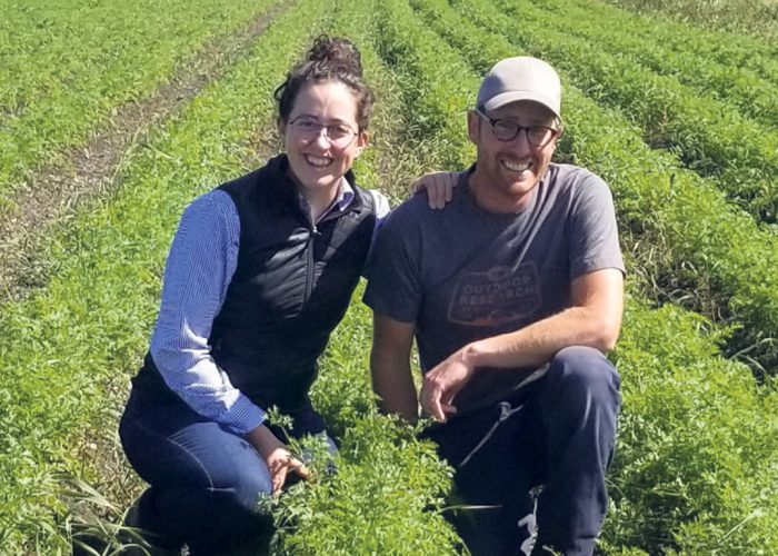 Justine Beaulieu Gagné est productrice en culture de céréales avec son conjoint, Mathieu Lacasse. Elle endosse aussi le rôle de conseillère en gestion agricole pour combler ses fin de mois. Photo : Gracieuseté de Justine Beaulieu Gagné