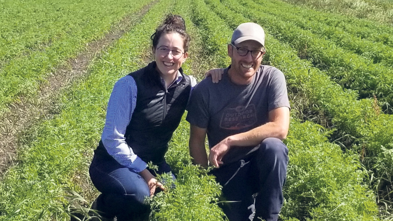 Justine Beaulieu Gagné est productrice en culture de céréales avec son conjoint, Mathieu Lacasse. Elle endosse aussi le rôle de conseillère en gestion agricole pour combler ses fin de mois. Photo : Gracieuseté de Justine Beaulieu Gagné