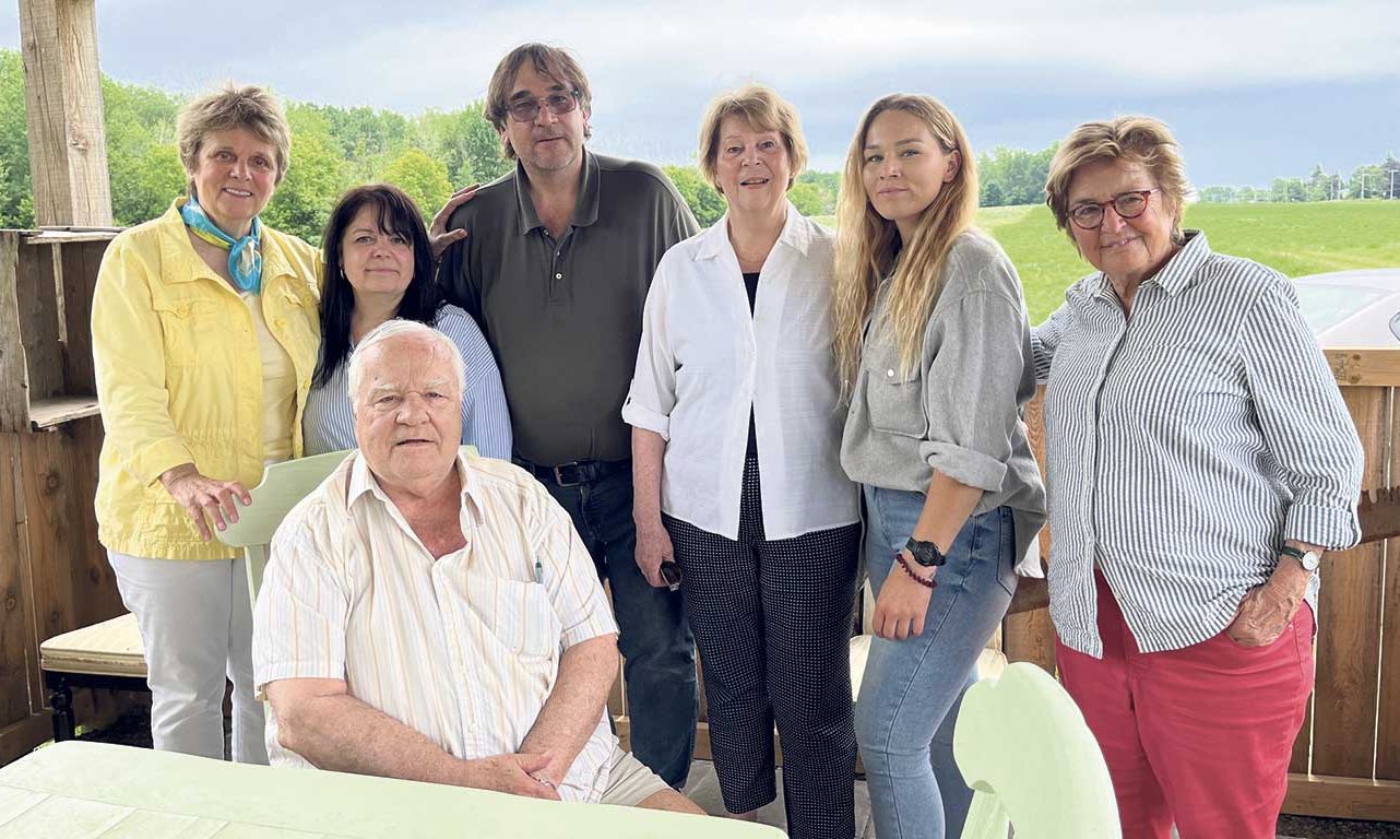 La famille Beaulieu s’est réunie pour se rappeler des souvenirs de corvées dans les champs et de livraisons au Marché Bonsecours. Photos : Geneviève Quessy