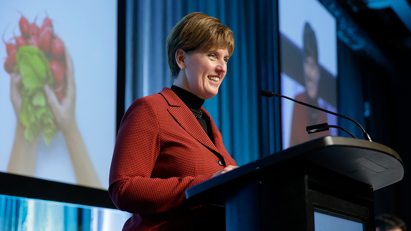 Après dix ans sur la scène fédérale, Marie-Claude Bibeau fera le saut en politique municipale. Photo : Archives/TCN