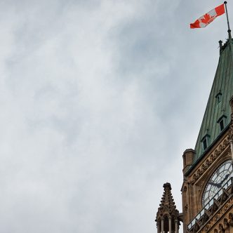 Le Bloc québécois veut faire adopter, d’ici le 29 octobre, le projet de loi C-282, qui vise à protéger la gestion de l’offre dans les futurs accords commerciaux. Photo : Shutterstock