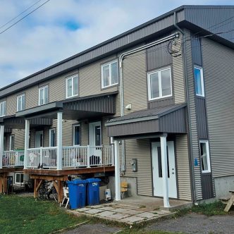 Les producteurs agricoles souhaitent que les autorités fassent preuve de souplesse pour les logements existants. Photo : Gracieuseté de Delfland inc.