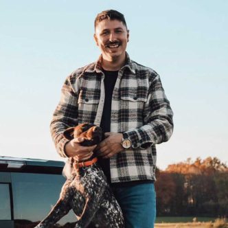 Simon Delorme est un homme de projets, et celui de la future fromagerie prend de son temps, mais il s’en garde aussi pour lui, question de prendre le temps de prendre le temps sur les terres de la Ferme Julio, à Granby.