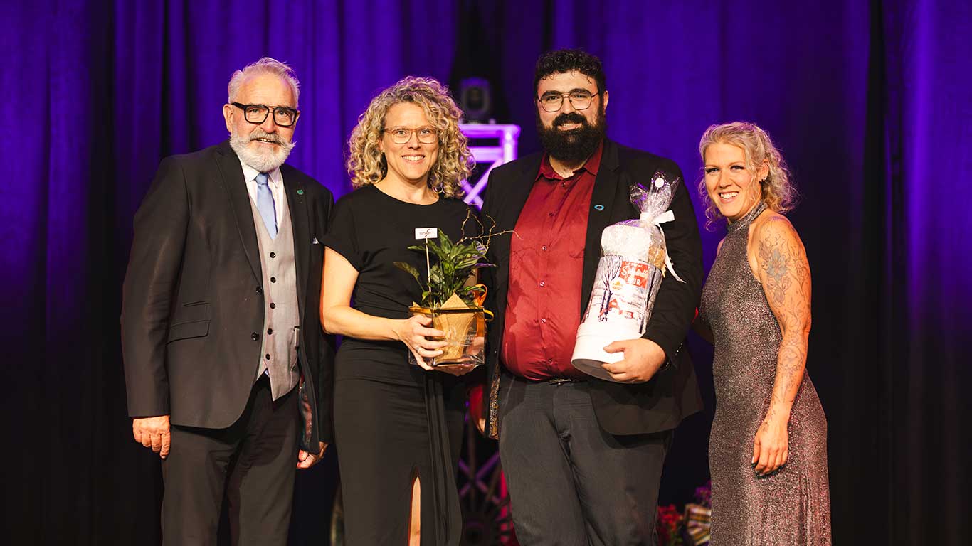 Les Éleveurs de porcs du Québec ont remporté le prix Allié du Gala Agricultrices du Québec pour avoir instauré une charte de l’équité, de la diversité et de l’inclusion au sein de l’organisation. Photo : Gracieuseté des Agricultrices du Québec