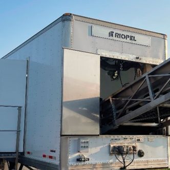 Une remorque à bascule pouvant servir au dépeuplement par dioxyde de carbone. Photos : Gracieuseté de l’EQSP