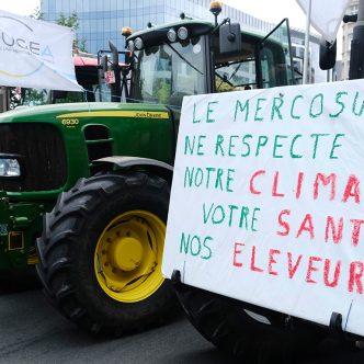 Déjà en 2019, les agriculteurs avaient manifesté devant le siège social de la Commission européenne, à Bruxelles, pour dénoncer l’accord avec le Mercosur. Photo : Shutterstock