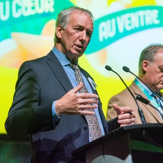 Le ministre de l’Agriculture, André Lamontagne, a fait le point sur le « grand chantier » que son gouvernement a entamé pour alléger le fardeau administratif des agriculteurs. Photo : Martin Ménard/TCN