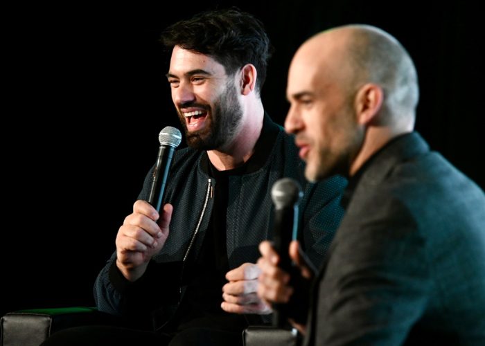 L’inauguration a été marquée par la présence de Laurent Duvernay-Tardif, accompagné de Matthieu Proulx. Leur conférence a captivé les centaines de spectateurs présents, inspirés par le parcours unique du résident en médecine, ancien joueur des Chiefs de Kansas City et entrepreneur.